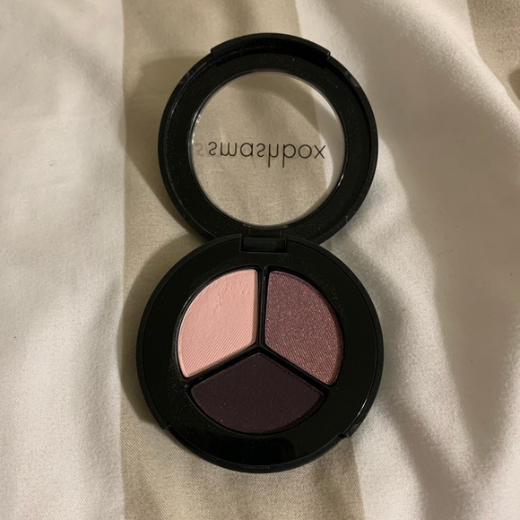 Eye Shadow - Picture 2 of 2